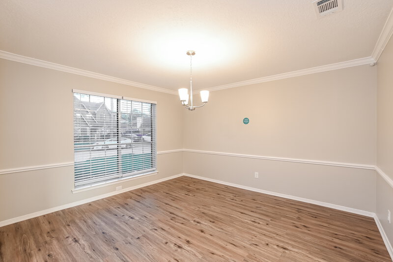 3,025/Mo, 2714 Shauntel St Pearland, TX 77581 Dining Room View 2