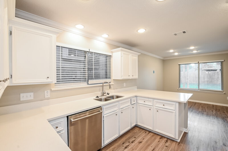 3,025/Mo, 2714 Shauntel St Pearland, TX 77581 Kitchen View 2