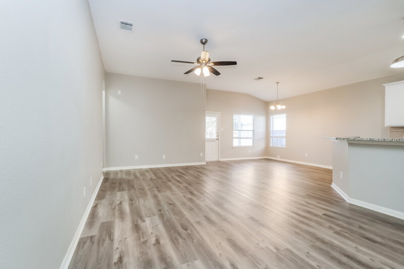 1,910/Mo, 31703 Forest Oak Park Ct Conroe, TX 77385 Living Room View