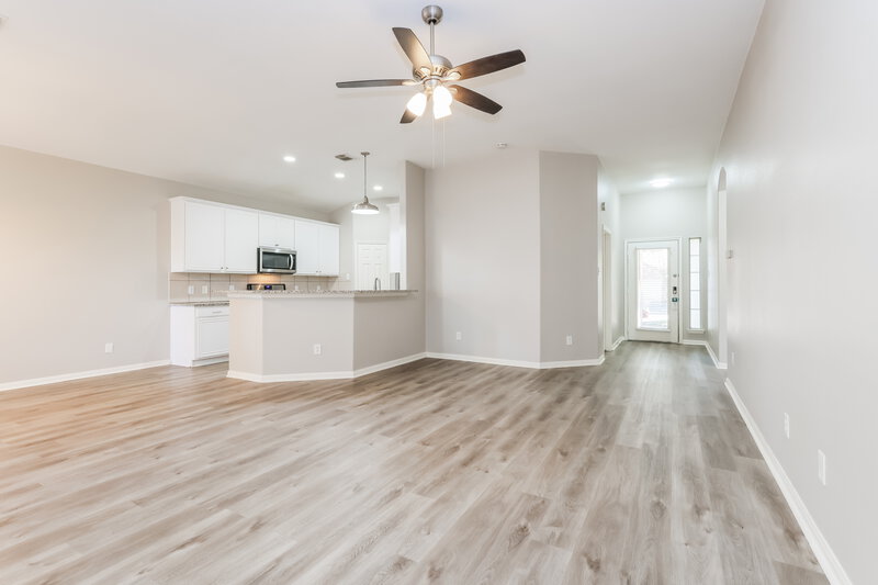 1,910/Mo, 31703 Forest Oak Park Ct Conroe, TX 77385 Living Room View 2