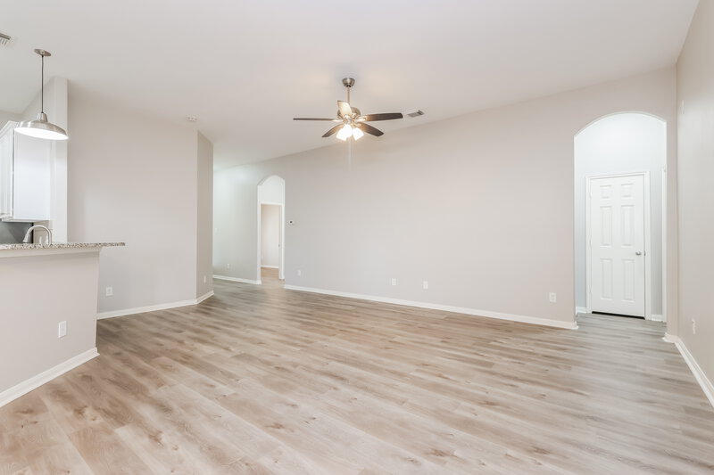 1,910/Mo, 31703 Forest Oak Park Ct Conroe, TX 77385 Living Room View 3