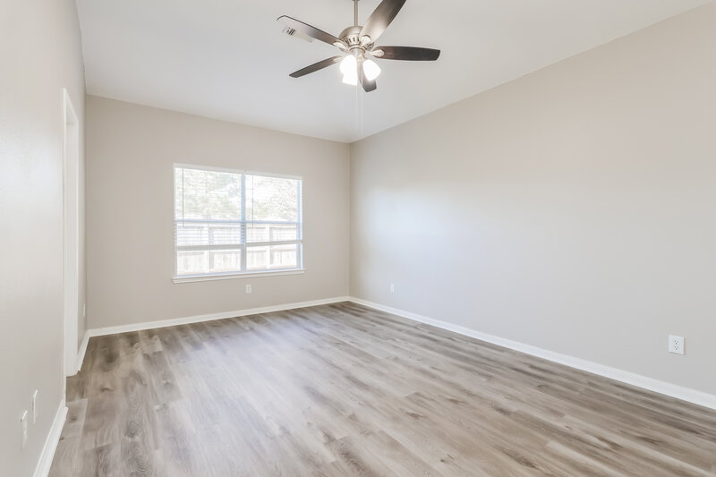 1,910/Mo, 31703 Forest Oak Park Ct Conroe, TX 77385 Main Bedroom View