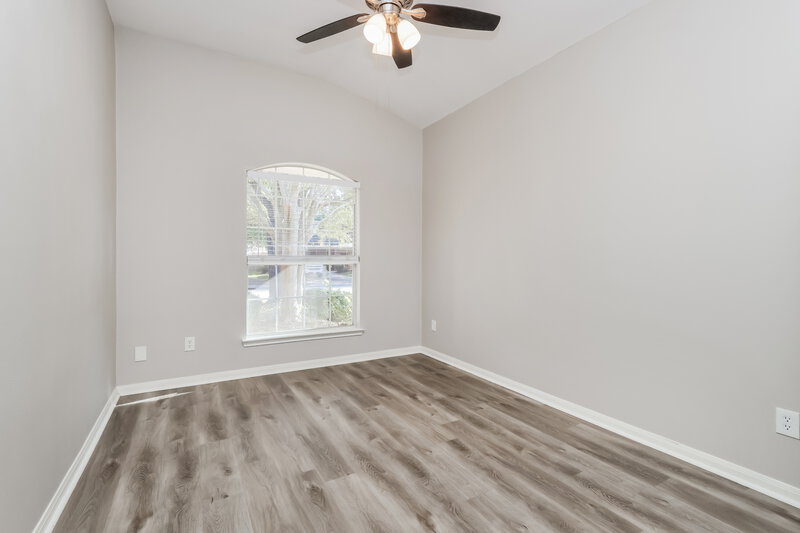 1,910/Mo, 31703 Forest Oak Park Ct Conroe, TX 77385 Bedroom View 2