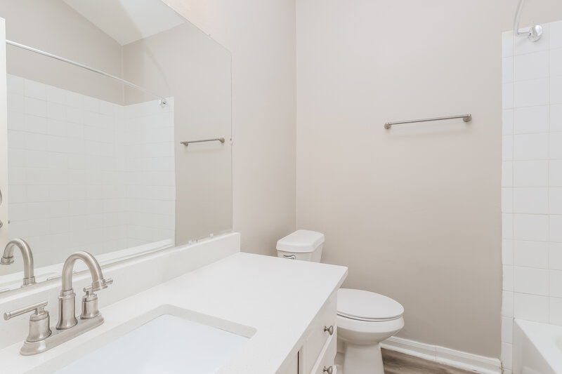 1,910/Mo, 31703 Forest Oak Park Ct Conroe, TX 77385 Bathroom View