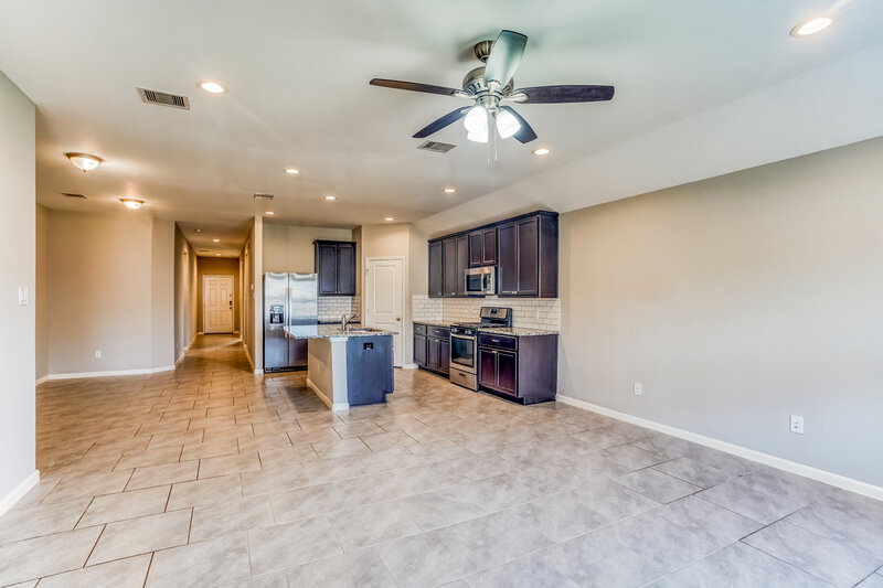 2,040/Mo, 8419 Ideal Dr Rosharon, TX 77583 Living Room View 2