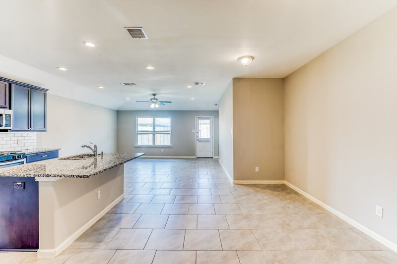 2,040/Mo, 8419 Ideal Dr Rosharon, TX 77583 Dining Room View
