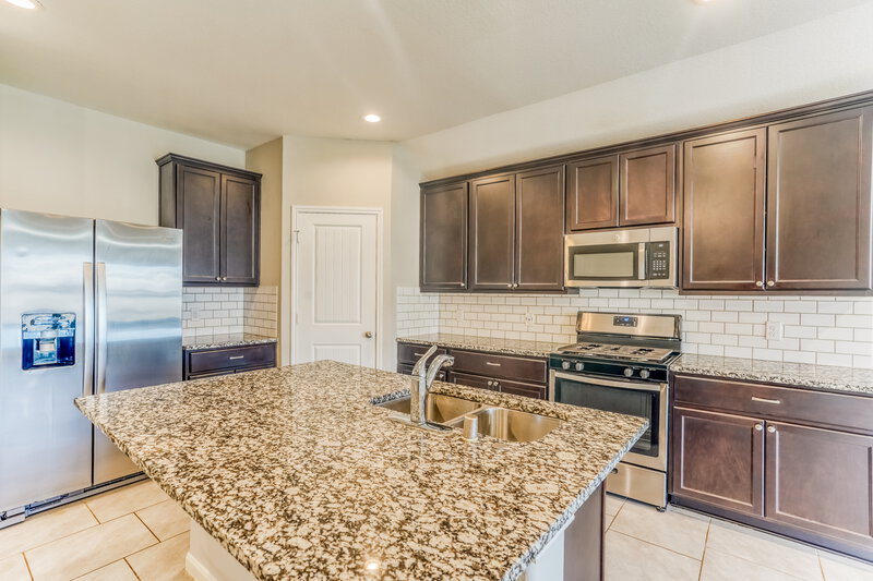 2,040/Mo, 8419 Ideal Dr Rosharon, TX 77583 Kitchen View