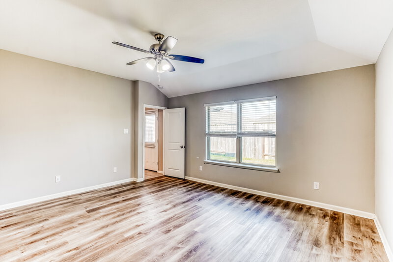2,040/Mo, 8419 Ideal Dr Rosharon, TX 77583 Main Bedroom View 2