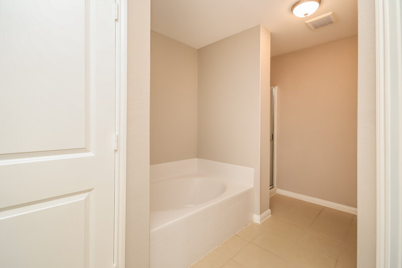 2,190/Mo, 21235 Slate Bend Dr Hockley, TX 77447 Main Bathroom View