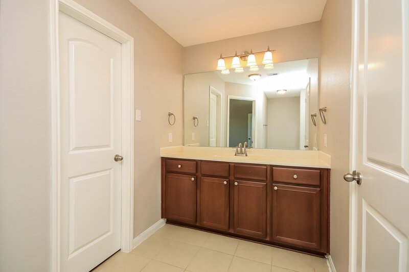 2,190/Mo, 21235 Slate Bend Dr Hockley, TX 77447 Main Bathroom View 2