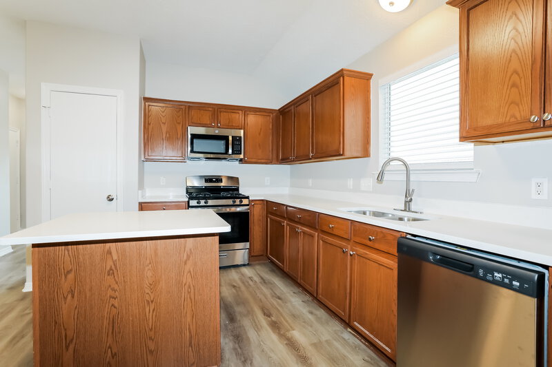 1,870/Mo, 5051 Rifle Rd Conroe, TX 77303 Kitchen View 2