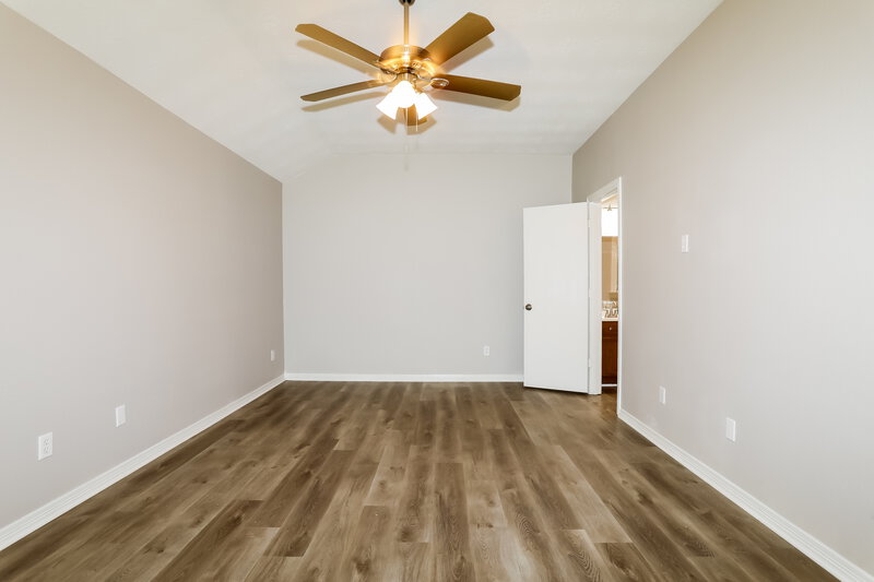 1,870/Mo, 5051 Rifle Rd Conroe, TX 77303 Main Bedroom View