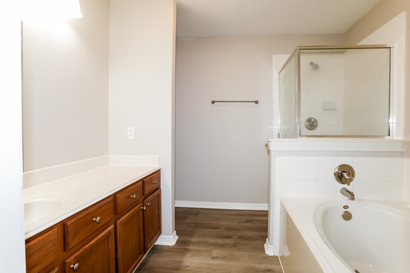 1,870/Mo, 5051 Rifle Rd Conroe, TX 77303 Main Bathroom View