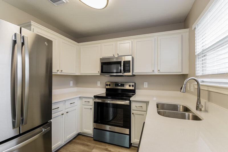 1,790/Mo, 14123 Beech Glen Dr Houston, TX 77083 Kitchen View