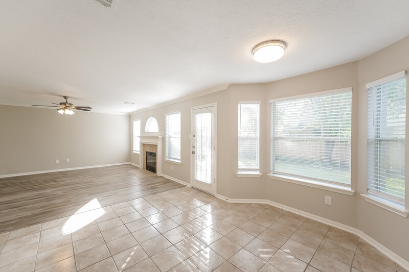 2,565/Mo, 2115 Nashua Dr Stafford, TX 77477 Living Room View