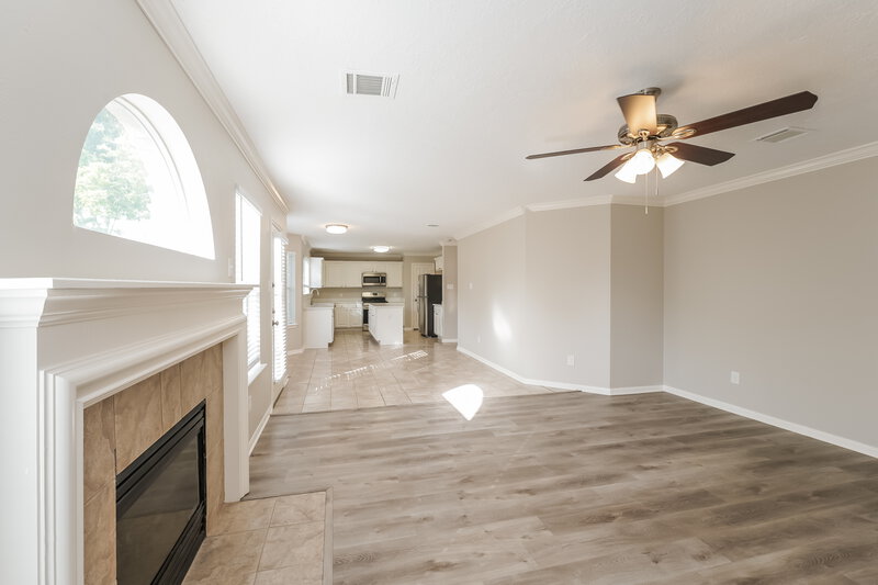 2,565/Mo, 2115 Nashua Dr Stafford, TX 77477 Living Room View 2