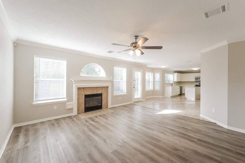 2,565/Mo, 2115 Nashua Dr Stafford, TX 77477 Living Room View 3