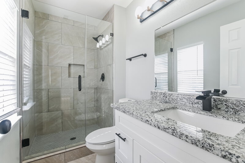 2,155/Mo, 3619 Helen Ln Pearland, TX 77581 Main Bathroom View