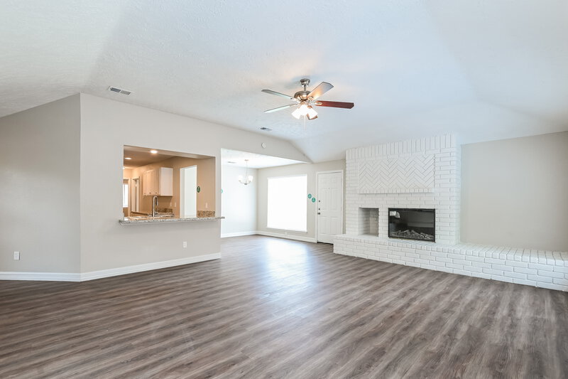 2,245/Mo, 2823 Woodhall Ct League City, TX 77573 Living Room View