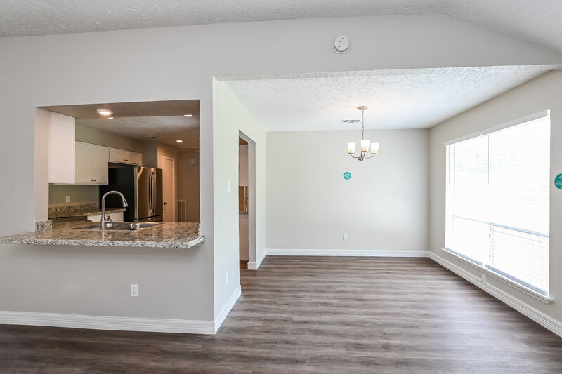 2,245/Mo, 2823 Woodhall Ct League City, TX 77573 Living Room View 2