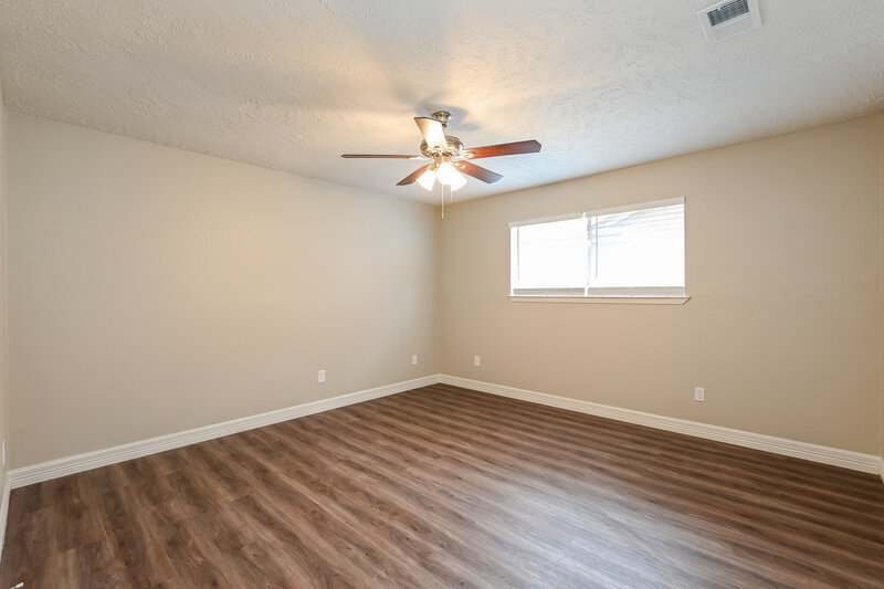 2,245/Mo, 2823 Woodhall Ct League City, TX 77573 Main Bedroom View