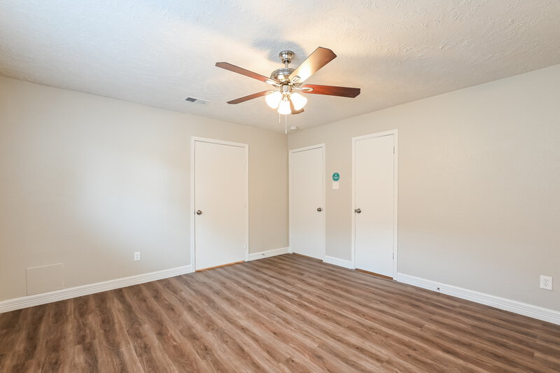 2,245/Mo, 2823 Woodhall Ct League City, TX 77573 Main Bedroom View 2