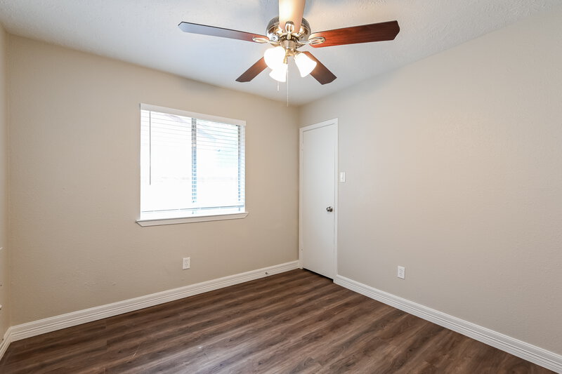 2,245/Mo, 2823 Woodhall Ct League City, TX 77573 Bedroom View 2