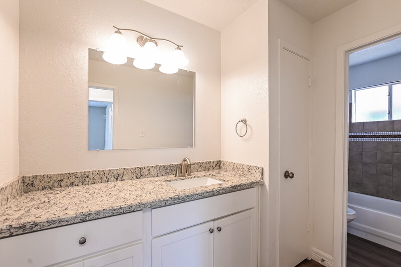 2,245/Mo, 2823 Woodhall Ct League City, TX 77573 Bathroom View