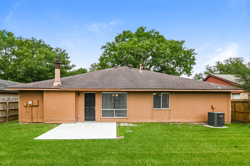 2,245/Mo, 2823 Woodhall Ct League City, TX 77573 Rear View