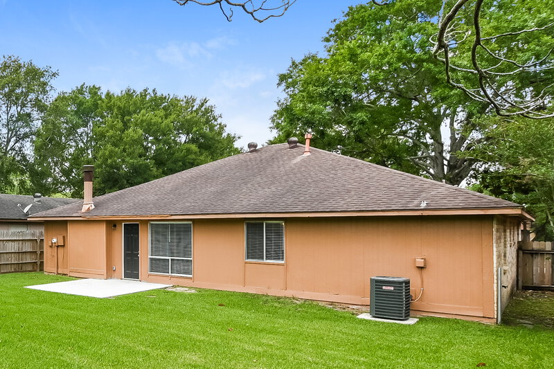 2,245/Mo, 2823 Woodhall Ct League City, TX 77573 Rear View 2
