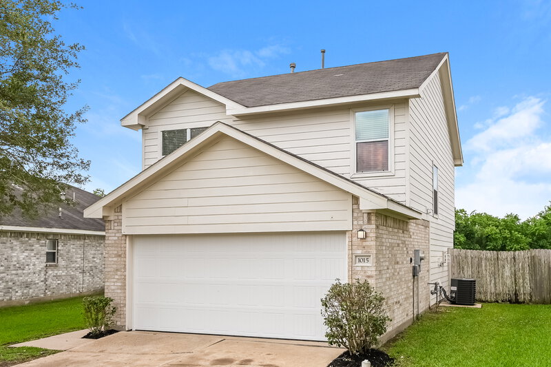2,640/Mo, 1015 Andover Glen Dr Fresno, TX 77545 Front View