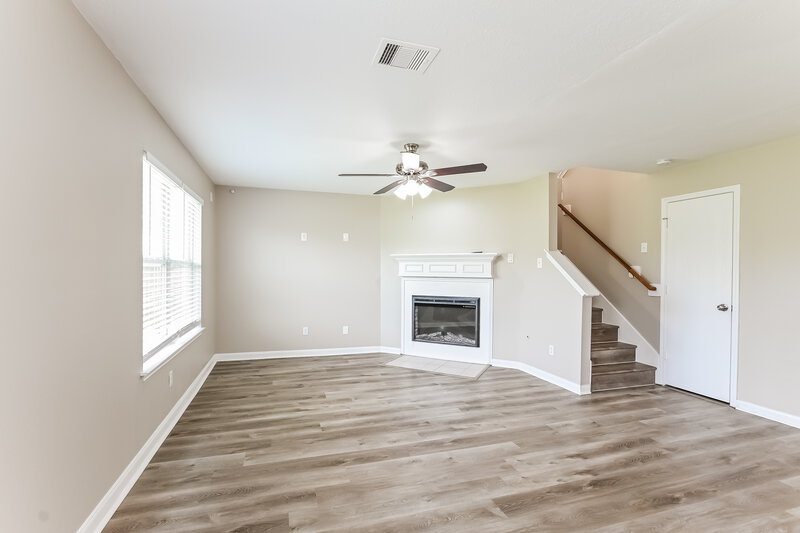 2,640/Mo, 1015 Andover Glen Dr Fresno, TX 77545 Living Room View
