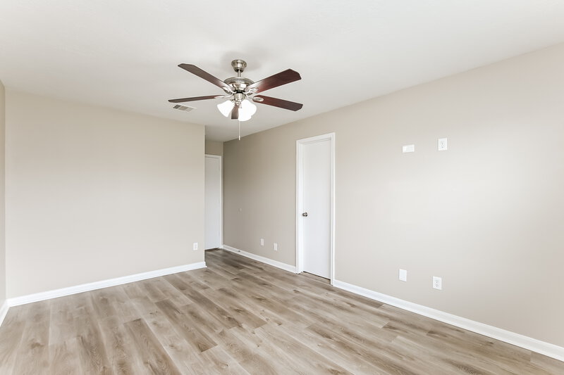 2,640/Mo, 1015 Andover Glen Dr Fresno, TX 77545 Main Bedroom View 2