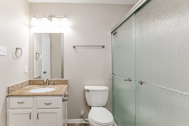 2,640/Mo, 1015 Andover Glen Dr Fresno, TX 77545 Bathroom View