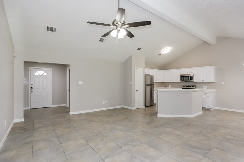 2,480/Mo, 16096 Sun View Ln Conroe, TX 77302 Living Room View