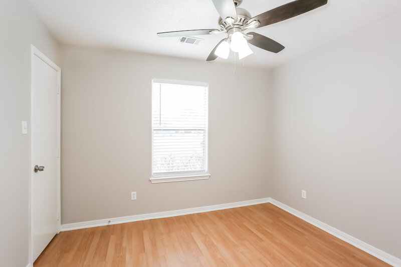 2,480/Mo, 16096 Sun View Ln Conroe, TX 77302 Bedroom View