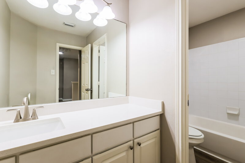 2,900/Mo, 20806 Fox Trot Ct Humble, TX 77338 Bathroom View