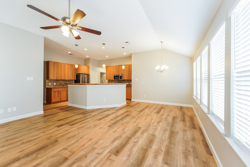 2,625/Mo, 116 Chariss Glen Dr League City, TX 77573 Living Room View