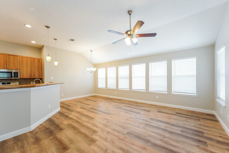 2,625/Mo, 116 Chariss Glen Dr League City, TX 77573 Living Room View 2