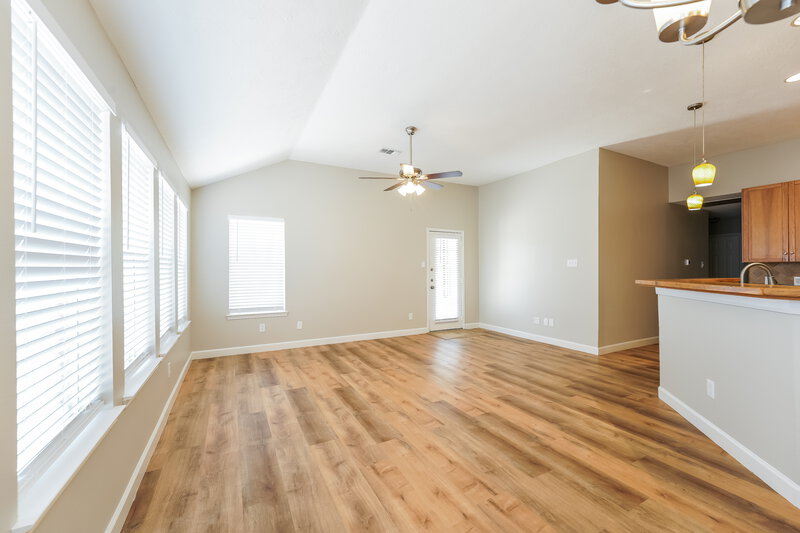 2,625/Mo, 116 Chariss Glen Dr League City, TX 77573 Living Room View 3