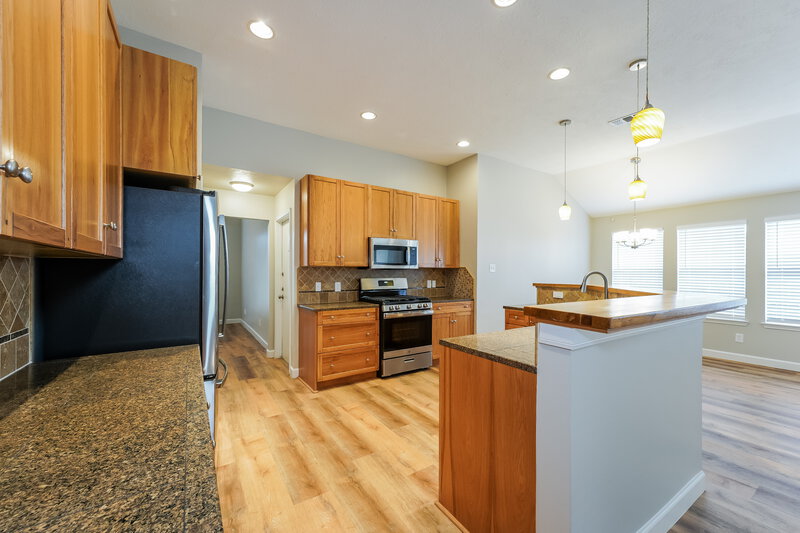 2,625/Mo, 116 Chariss Glen Dr League City, TX 77573 Kitchen View 2