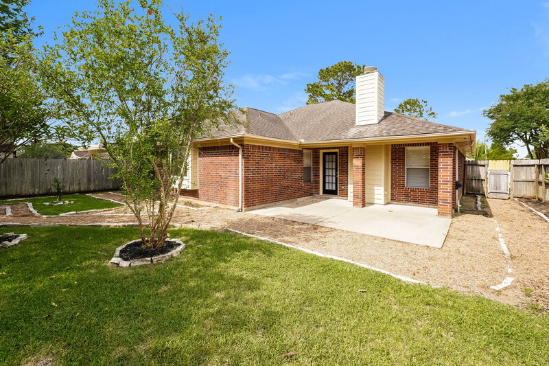 2,625/Mo, 116 Chariss Glen Dr League City, TX 77573 Rear View
