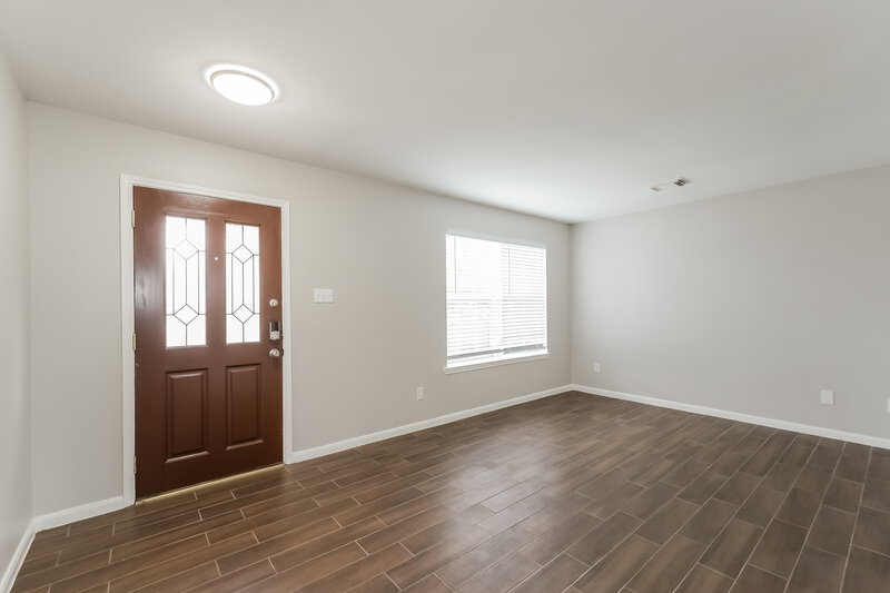 2,205/Mo, 16102 Dawn Marie Ln Sugar Land, TX 77498 Living Room View 2
