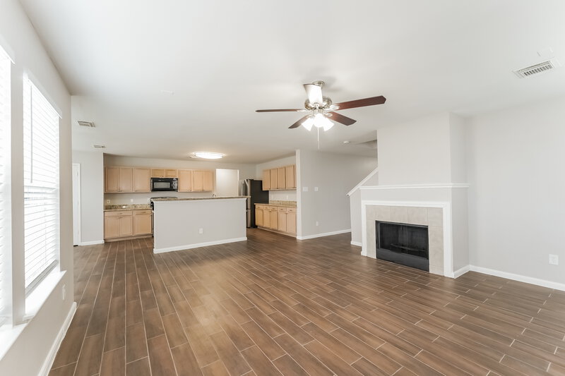 2,205/Mo, 16102 Dawn Marie Ln Sugar Land, TX 77498 Family Room View
