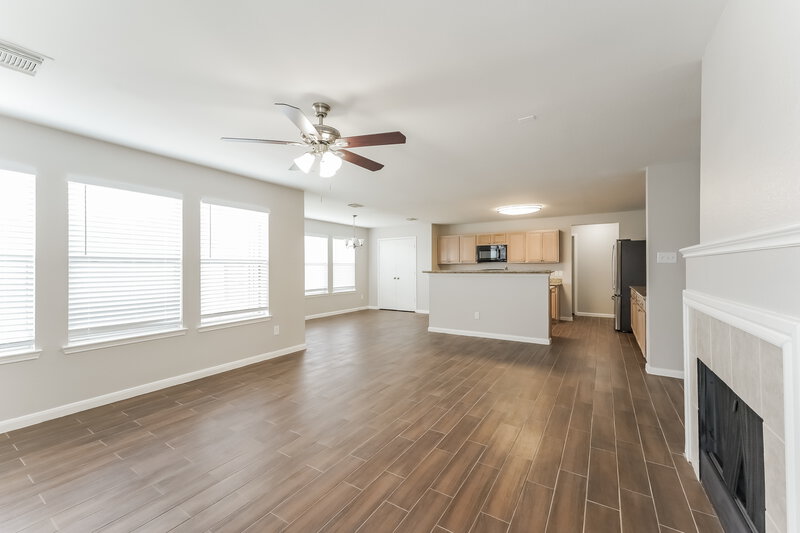 2,205/Mo, 16102 Dawn Marie Ln Sugar Land, TX 77498 Family Room View 2
