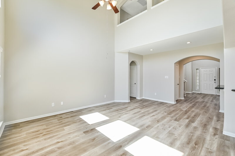 2,740/Mo, 323 Sea Mist Ln Bacliff, TX 77518 Living Room View