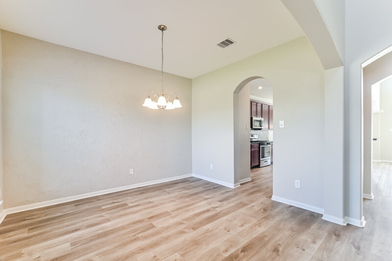 2,740/Mo, 323 Sea Mist Ln Bacliff, TX 77518 Dining Room View 2
