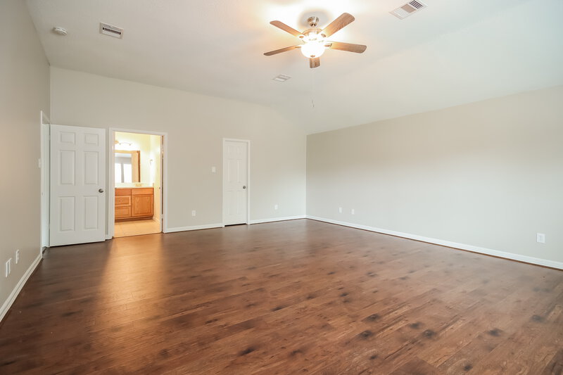 1,955/Mo, 4310 Egret Dr Seabrook, TX 77586 Main Bedroom View