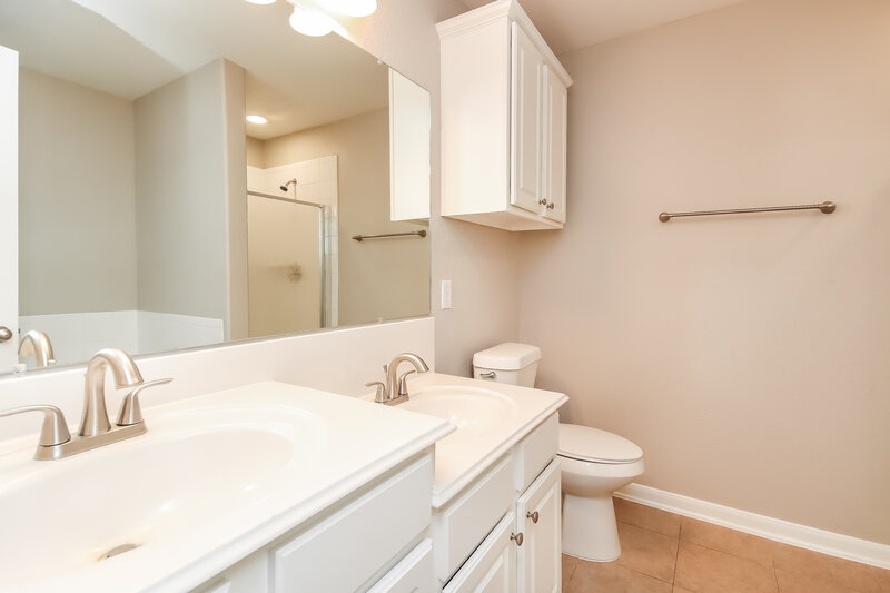 2,170/Mo, 1435 Monterra Pt Fresno, TX 77545 Main Bathroom View