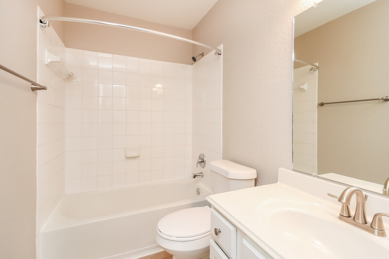 2,170/Mo, 1435 Monterra Pt Fresno, TX 77545 Bathroom View
